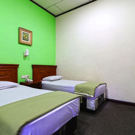 Hotel Sumatera Medan Exterior photo