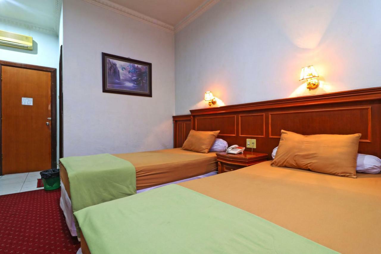 Hotel Sumatera Medan Exterior photo