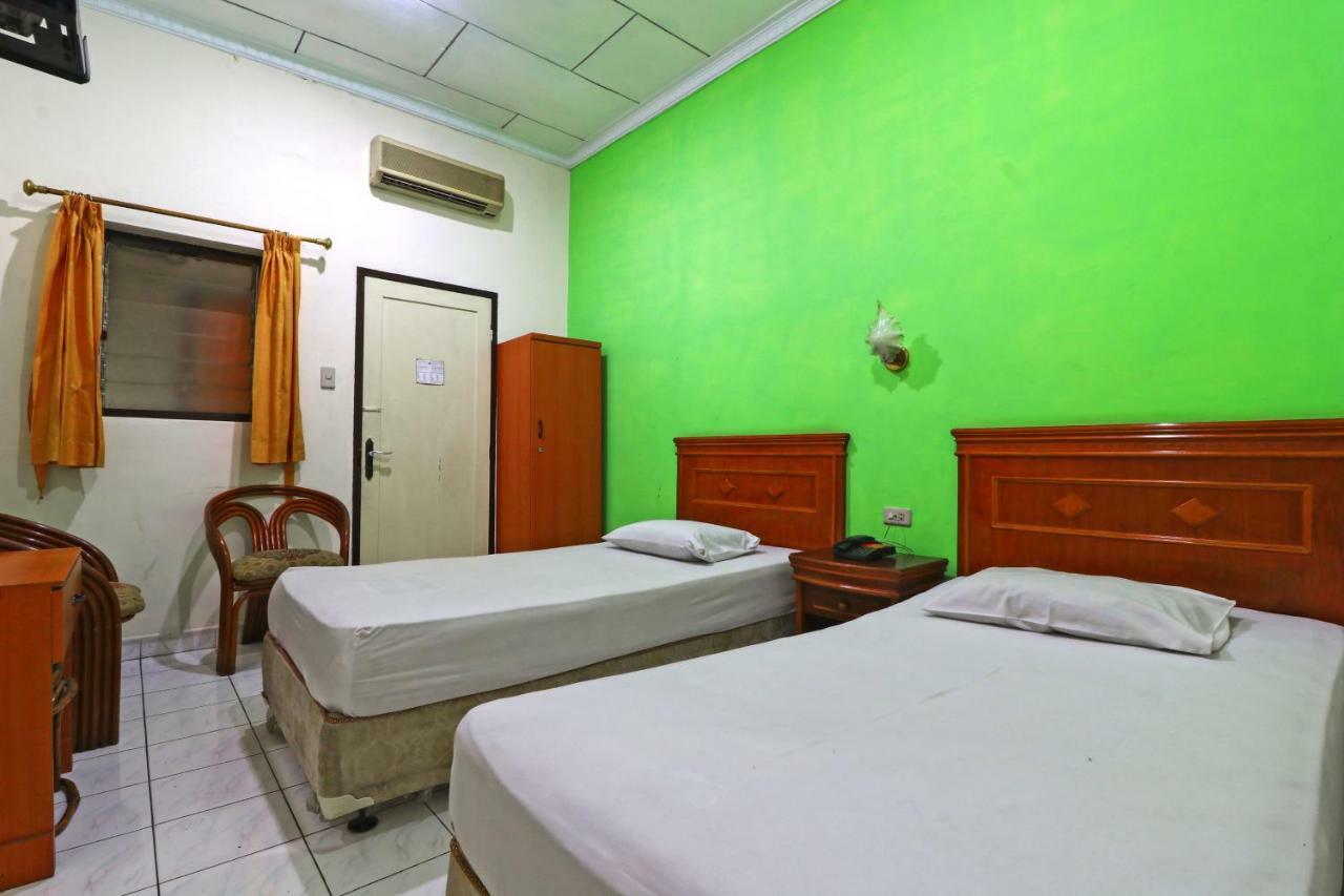 Hotel Sumatera Medan Exterior photo